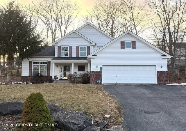 Photo 4 of Single family home for sale at 151 Kensington Dr, Bushkill, PA 18324 | MLS# PM-139485 | Listing updated on 2026-09-04