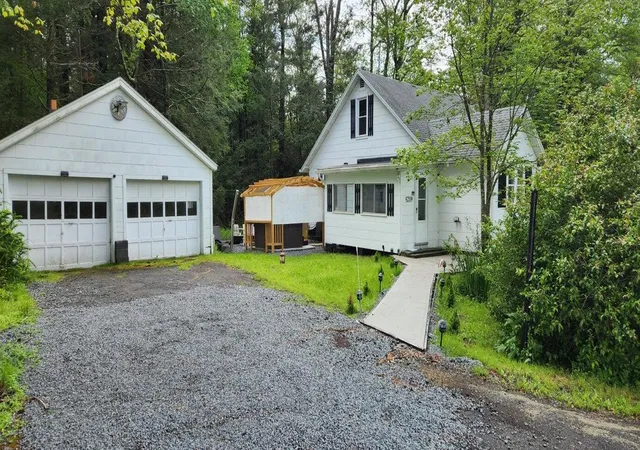 Photo 4 of Single Family Residence at 5219 Route 115, Blakeslee, PA 18610 | MLS# PM-139483 | | Sold on 2026-05-29