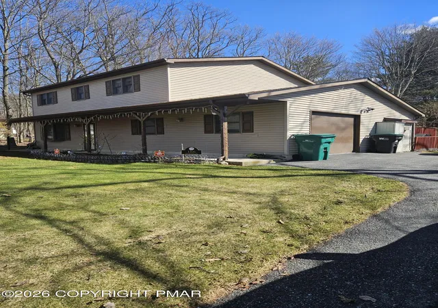 Homes for sale in Tannersville, PA | 166 Tanbark Ln, Tannersville, PA 18372 | MLS# PM-139501