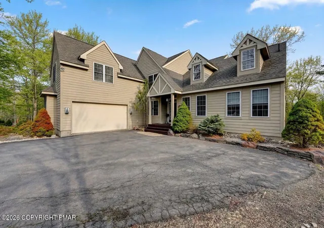 Homes for sale in Pocono Pines, PA | 102 Pine Needle Ln, Pocono Pines, PA 18350 | MLS# PM-140258