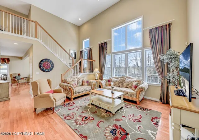 Homes for sale in Pocono Pines, PA | 102 Pine Needle Ln, Pocono Pines, PA 18350 | MLS# PM-140258