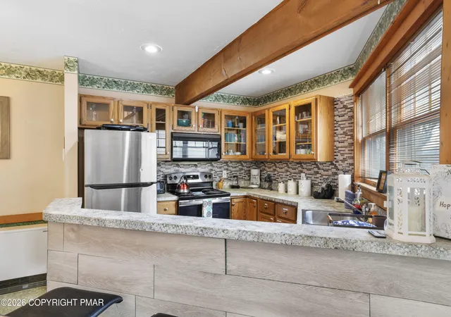 Homes for sale in Tannersville, PA | 426 Oak Ct, Tannersville, PA 18372 | MLS# PM-139603