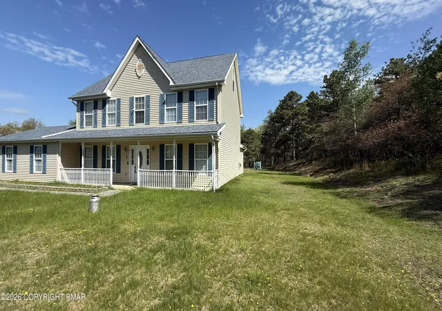 Homes for sale in Blakeslee, PA | 2005 Palisades Dr, Blakeslee, PA 18610 | MLS# PM-139585