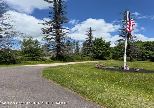 Homes for sale in Gouldsboro, PA | 193 Country Club Dr, Gouldsboro, PA 18424 | MLS# PM-142546