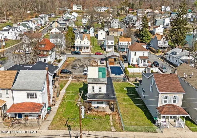 Photo 3 of Single family home for sale at 40 Chestnut St, Cressona, PA 17929 | MLS# PM-140306 | Listing updated on 2026-04-14