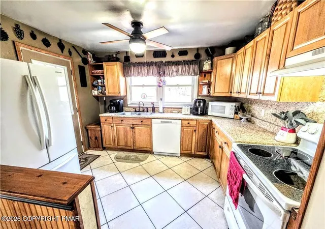 Photo 3 of Single Family Residence at 140 Penn Dr, Lehighton, PA 18235 | MLS# PM-139765 | | Sold on 2026-05-04