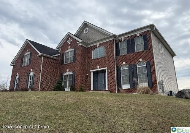 Photo 2 of Single family home for sale at 671 Stratton Dr, East Stroudsburg, PA 18302 | MLS# PM-139743 | Listing updated on 2026-06-30