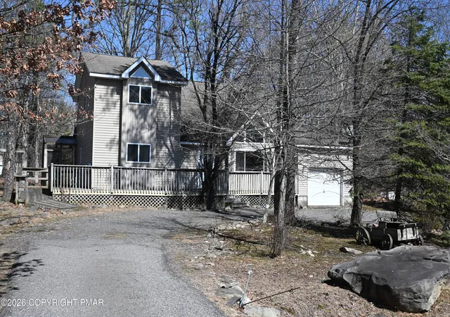Homes for sale in Tamiment, PA | 504 Galion Dr, Tamiment, PA 18371 | MLS# PM-140014