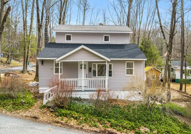 Homes for sale in Greentown, PA | 107 Juniper Dr, Greentown, PA 18426 | MLS# PM-139792
