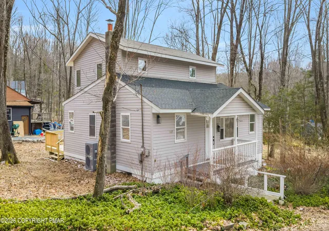 Homes for sale in Greentown, PA | 107 Juniper Dr, Greentown, PA 18426 | MLS# PM-139792