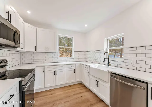 Homes for sale in Greentown, PA | 107 Juniper Dr, Greentown, PA 18426 | MLS# PM-139792