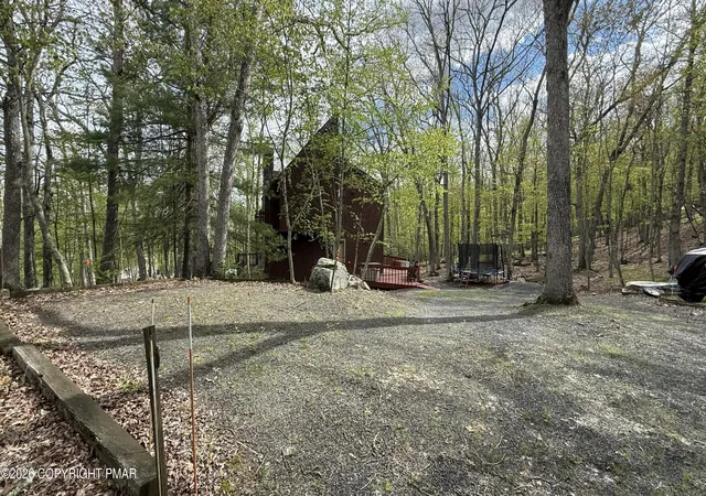 Homes for sale in Bushkill, PA | 5933 Decker Rd, Bushkill, PA 18324 | MLS# PM-139811