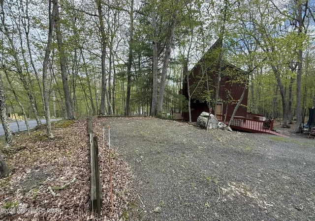 Homes for sale in Bushkill, PA | 5933 Decker Rd, Bushkill, PA 18324 | MLS# PM-139811