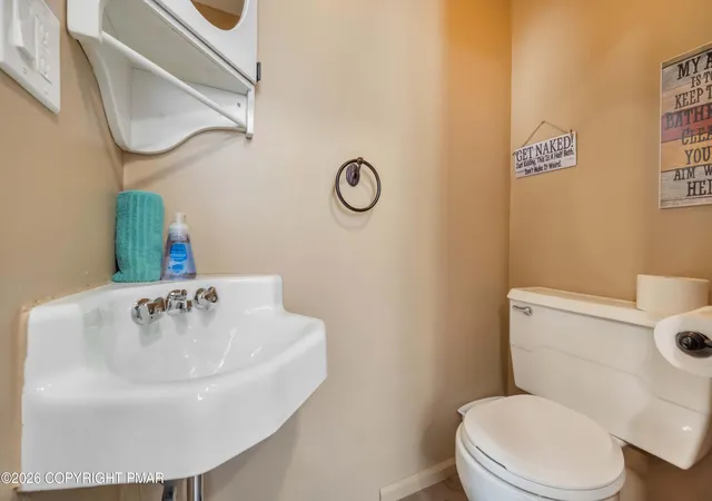Homes for sale in Tannersville, PA | 25 Middle Village Wy, Tannersville, PA 18372 | MLS# PM-139812