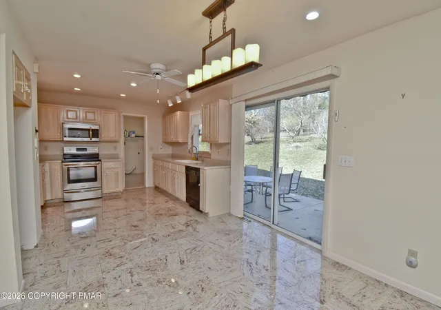 4th image of 214 Sunrise Loop, Henryville, PA 18332 | MLS# PM-139901