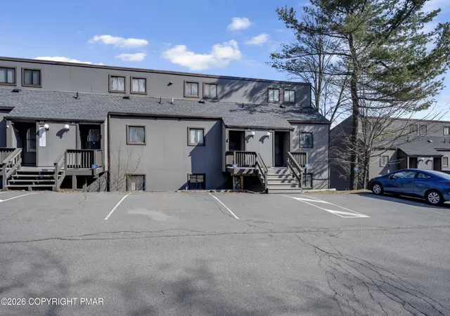 Homes for sale in Tannersville, PA | 19 Middle Village Wy, Tannersville, PA 18372 | MLS# PM-139878