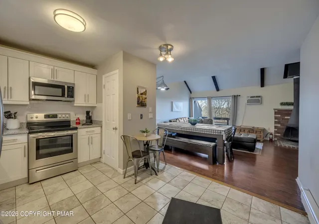 Homes for sale in Tannersville, PA | 19 Middle Village Wy, Tannersville, PA 18372 | MLS# PM-139878