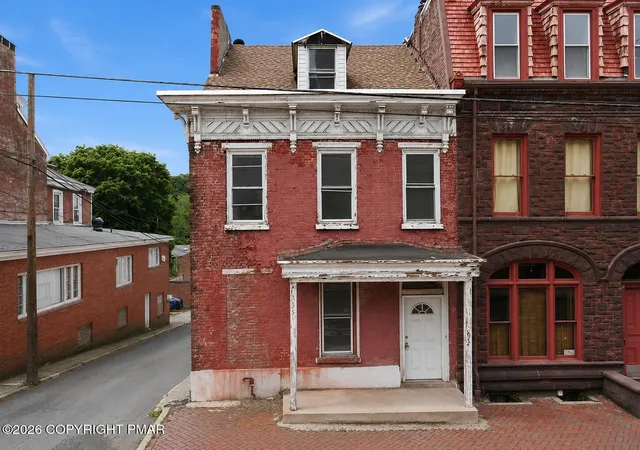 Homes for sale in Pottsville, PA | 622 Mahantongo St, Pottsville, PA 17901 | MLS# PM-140007