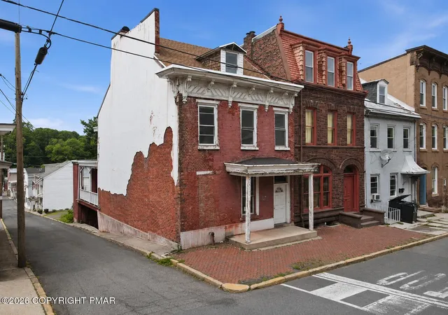 Homes for sale in Pottsville, PA | 622 Mahantongo St, Pottsville, PA 17901 | MLS# PM-140007