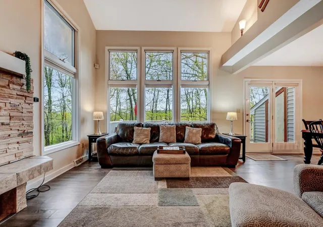 3rd image of 52 Laurelwoods Dr, Lake Harmony, PA 18624 | MLS# PM-139985