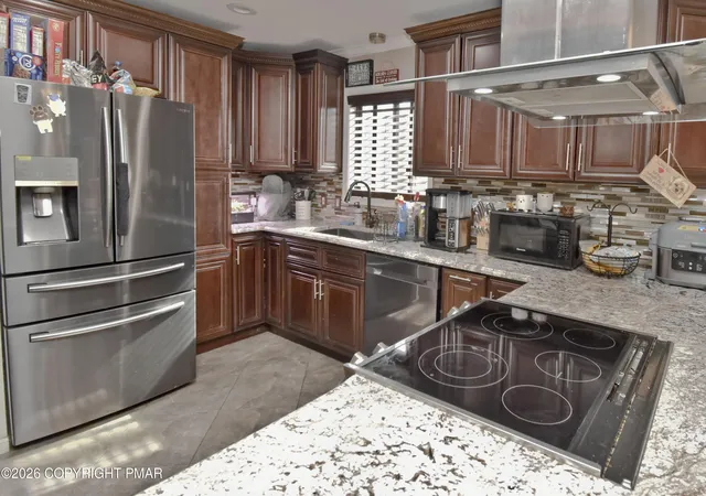 Photo 4 of Single family home for sale at 6116 Berwood Ter, East Stroudsburg, PA 18301 | MLS# PM-139987 | Listing updated on 2026-07-22