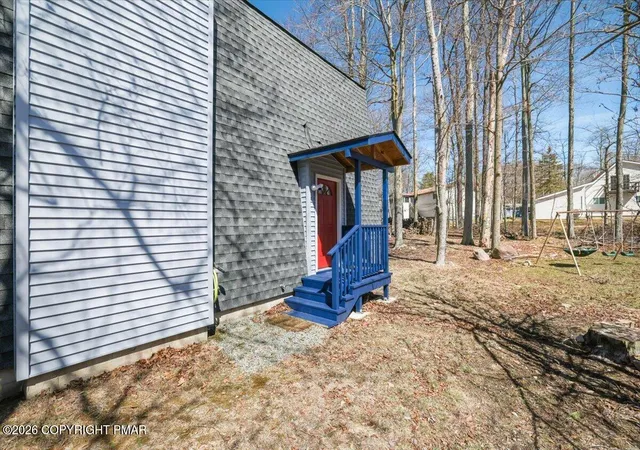 Photo 3 of Single family home for sale at 8943 Deerfield Dr, Tobyhanna, PA 18466 | MLS# PM-140030 | Listing updated on 2026-06-19