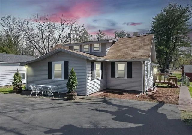Homes for sale in Stroudsburg, PA | 813 Stokes Mill Rd, Stroudsburg, PA 18360 | MLS# PM-140028