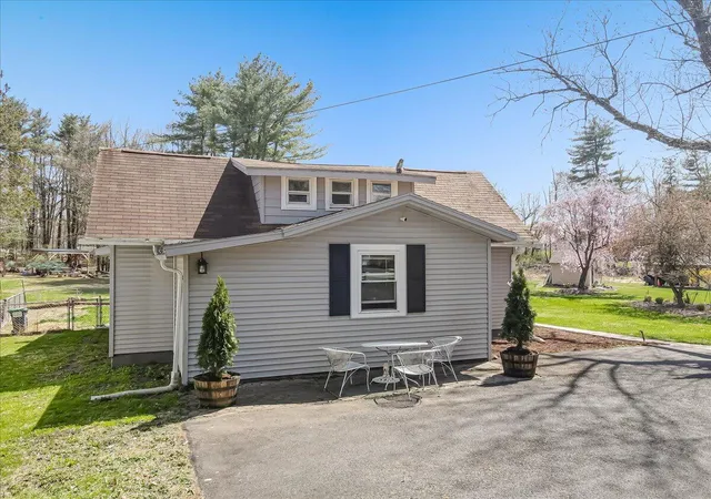 Homes for sale in Stroudsburg, PA | 813 Stokes Mill Rd, Stroudsburg, PA 18360 | MLS# PM-140028