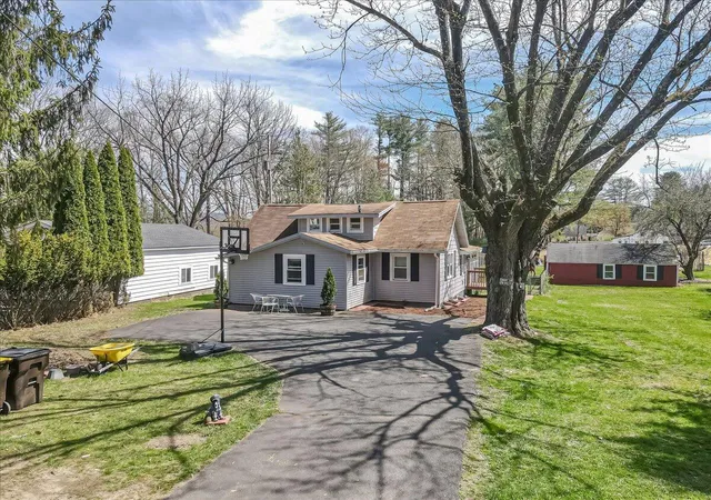 Homes for sale in Stroudsburg, PA | 813 Stokes Mill Rd, Stroudsburg, PA 18360 | MLS# PM-140028