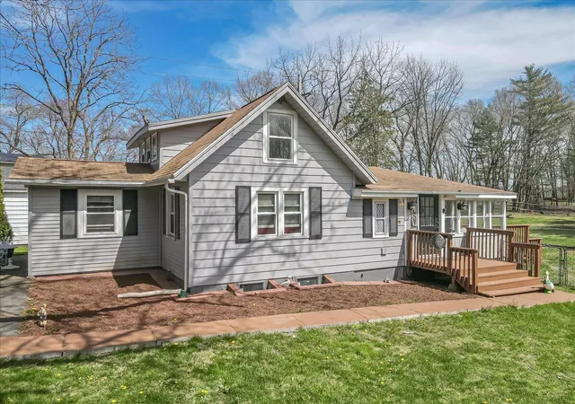 Homes for sale in Stroudsburg, PA | 813 Stokes Mill Rd, Stroudsburg, PA 18360 | MLS# PM-140028