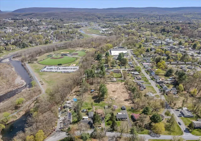 Homes for sale in Stroudsburg, PA | 813 Stokes Mill Rd, Stroudsburg, PA 18360 | MLS# PM-140028