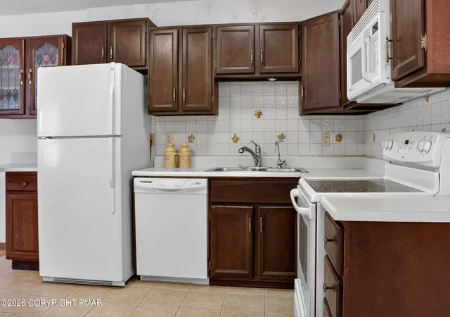 Homes for sale in Bushkill, PA | 211 Falls Cir, Bushkill, PA 18324 | MLS# PM-140058
