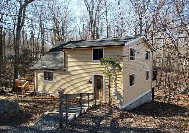 Photo 1 of Single family home for sale at 3420 Crestwood Dr, East Stroudsburg, PA 18301 | MLS# PM-140694 | Listing updated on 2026-08-07
