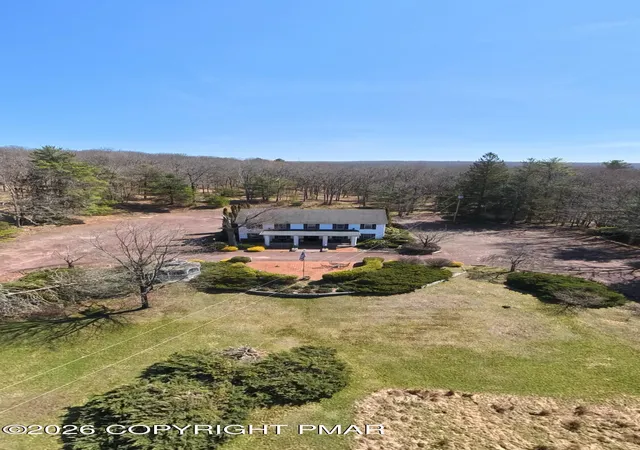 Photo 3 of Single family home for sale at 5501 Bear Crk Blvd, Bear Creek, PA 18602 | MLS# PM-140190 | Listing updated on 2026-05-12