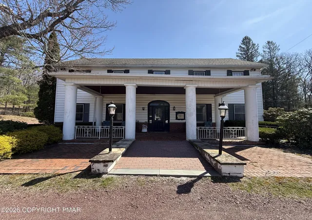 Photo 4 of Single family home for sale at 5501 Bear Crk Blvd, Bear Creek, PA 18602 | MLS# PM-140190 | Listing updated on 2026-05-12