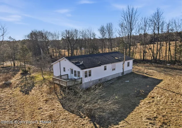 Photo 5 of Single Family Residence at 105 Ceramic Dr, Greentown, PA 18426 | MLS# PM-140110 | | Sold on 2026-06-12