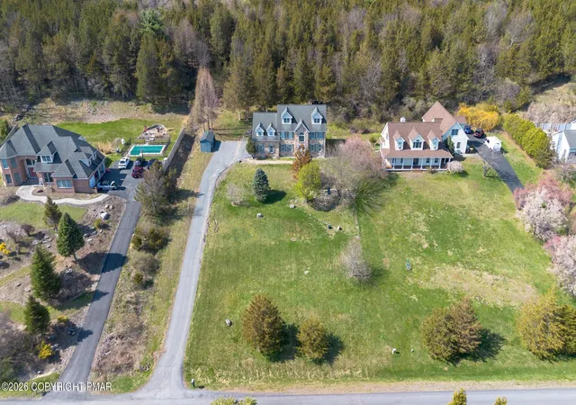 48th image of 137 Old Kettle Ct, Stroudsburg, PA 18360 | MLS# PM-140130