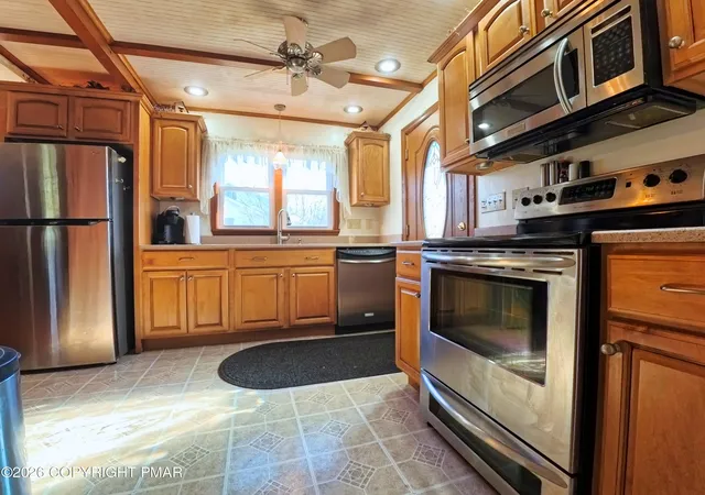 Homes for sale in White Haven, PA | 1101 Lakeview Dr, White Haven, PA 18661 | MLS# PM-140241