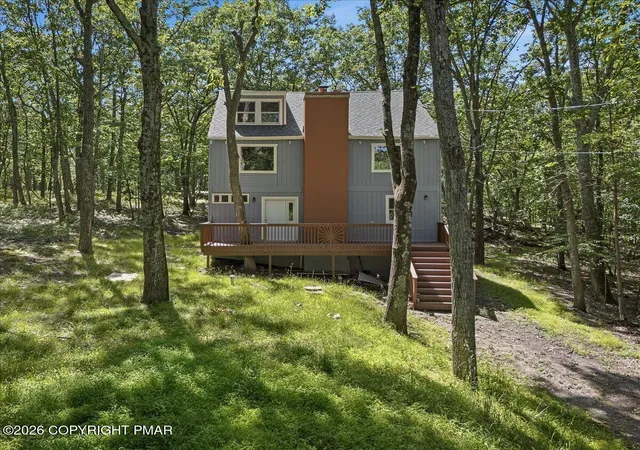 Homes for sale in Bushkill, PA | 211 Geese Ct, Bushkill, PA 18324 | MLS# PM-140183
