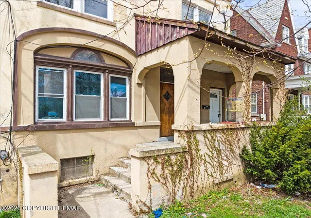 Homes for sale in Wilkes Barre, PA | 135 W River St, Wilkes Barre, PA 18702 | MLS# PM-140572