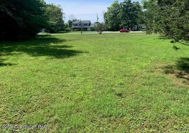 Homes for sale in Stroudsburg, PA | 1810 Chipperfield Dr, Stroudsburg, PA 18360 | MLS# PM-140212