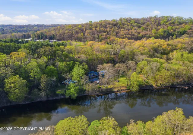 Photo 2 of Single family home for sale at 170 Eilenberger Landing Ln, East Stroudsburg, PA 18301 | MLS# PM-140550 | Listing updated on 2026-07-29