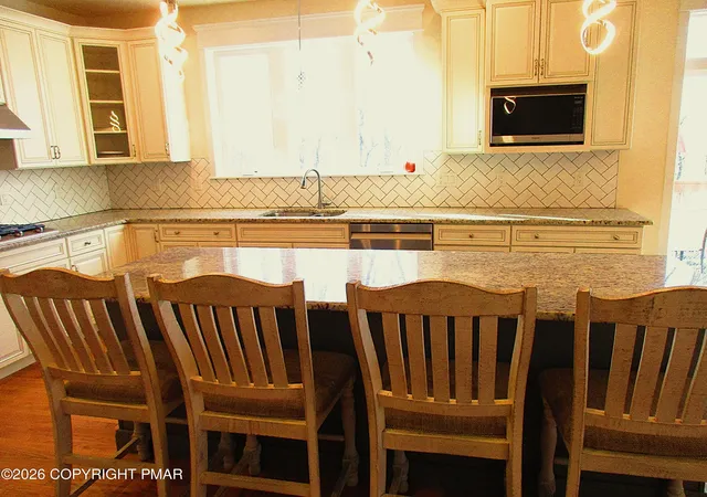 Photo 4 of Single family home for sale at 710 Kennedy Ct, East Stroudsburg, PA 18301 | MLS# PM-140377 | Listing updated on 2026-05-16