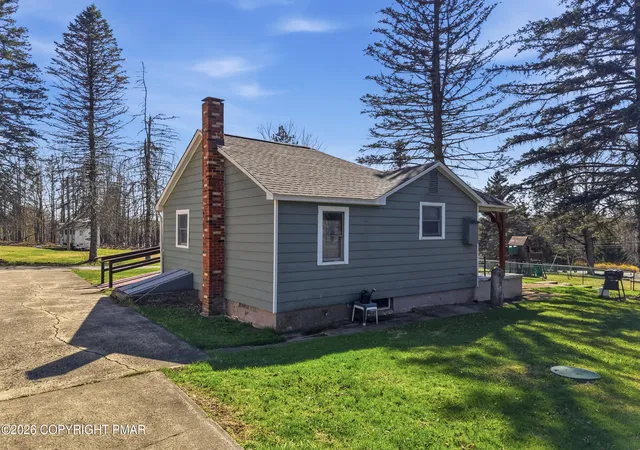 Photo 5 of House for sale at 304 Drinker Turnpike, Covington Township, PA 18424 | MLS# PM-140321 | Listing updated on 2026-09-01