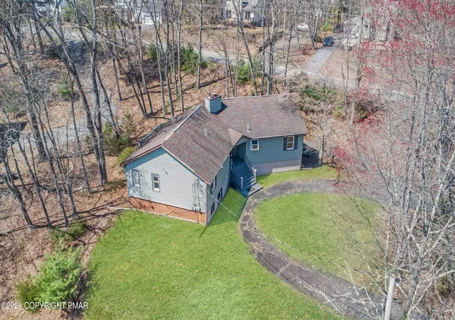 Homes for sale in Bushkill, PA | 1093 Lancaster Dr, Bushkill, PA 18324 | MLS# PM-140456