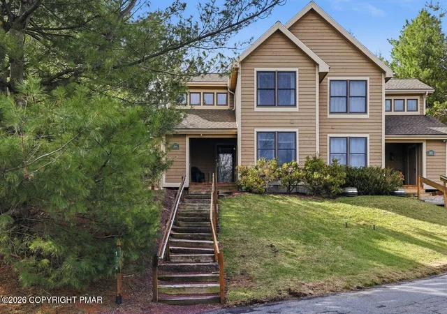 Homes for sale in Tannersville, PA | 144 Pine Ct, Tannersville, PA 18372 | MLS# PM-140323