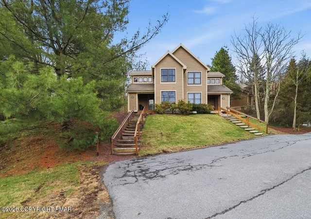 Homes for sale in Tannersville, PA | 144 Pine Ct, Tannersville, PA 18372 | MLS# PM-140323