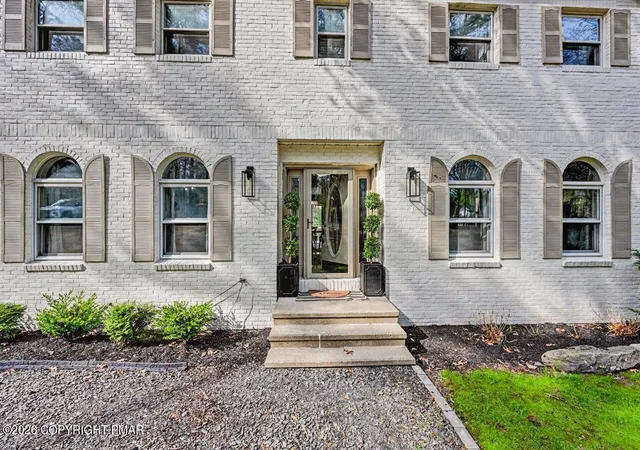 Homes for sale in Saylorsburg, PA | 179 Winding Wy, Saylorsburg, PA 18353 | MLS# PM-140721