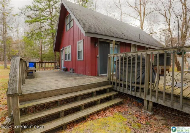 Homes for sale in Blakeslee, PA | 170 Fern Ridge Rd, Blakeslee, PA 18610 | MLS# PM-140307