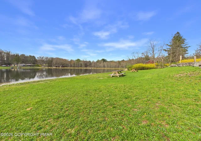 Homes for sale in Bartonsville, PA | 276 Marilou Ln, Bartonsville, PA 18321 | MLS# PM-140396